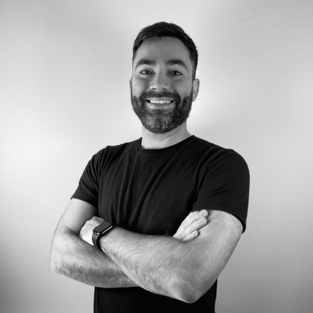 Nicolas R